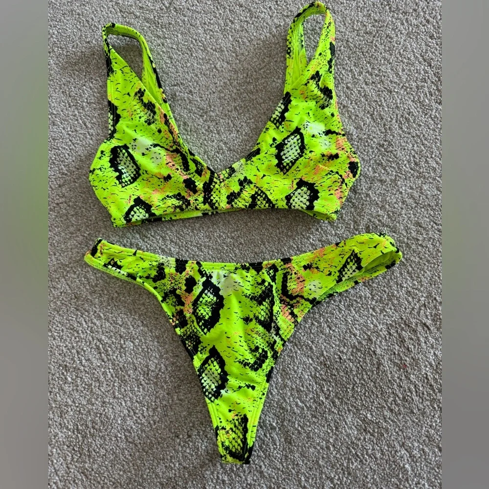 ASOS Neon bikini set - Picture 11 of 17